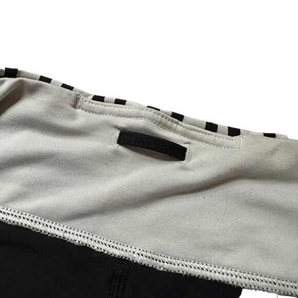 Lululemon Polka Dot/Stripe Run Crops 6 - Picture 8 of 14